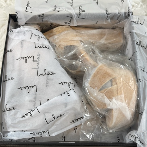 LULUS Crushest Champagne Velvet Rhinestone Ankle Strap Chunky Heels Size 10 NEW - Picture 2 of 15